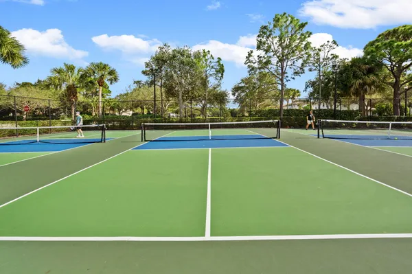 $799,000 | 622 Castle Drive, Palm Beach Gardens, FL 33410