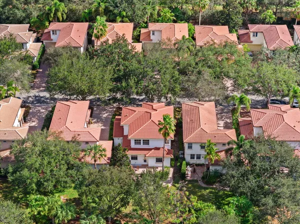 $799,000 | 622 Castle Drive, Palm Beach Gardens, FL 33410