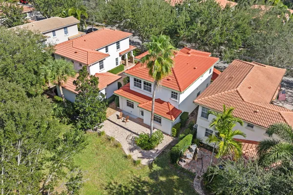 $799,000 | 622 Castle Drive, Palm Beach Gardens, FL 33410