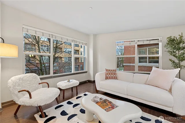 $500,000 | 413 Northeast 70th Street, Unit 207, Seattle, WA 98115