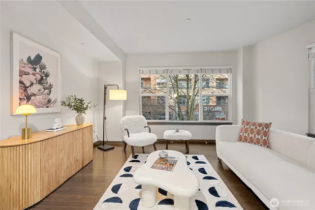 $500,000 | 413 Northeast 70th Street, Unit 207, Seattle, WA 98115