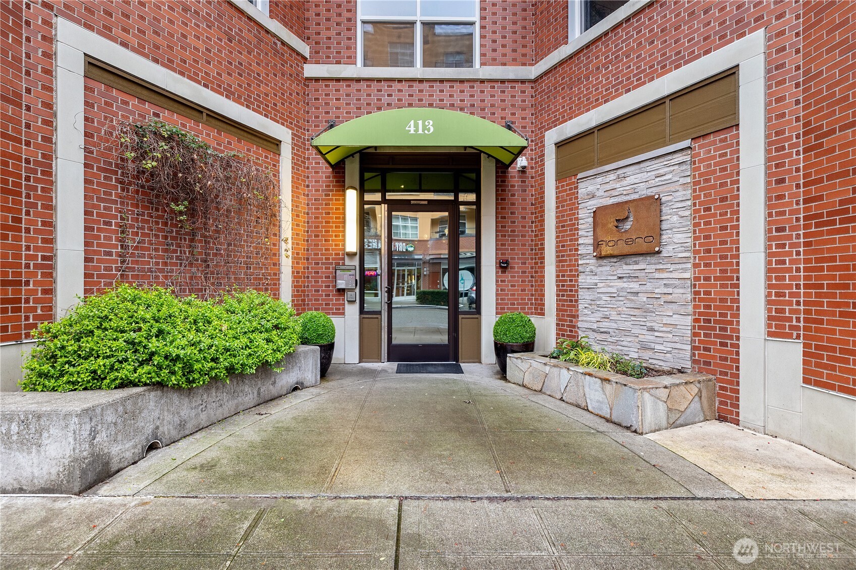 413 Northeast 70th Street, Unit 207 Seattle, WA 98115 - Photo 2 of 39