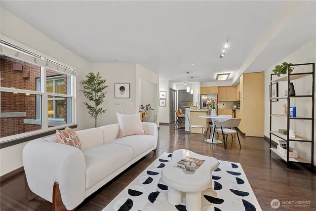 $500,000 | 413 Northeast 70th Street, Unit 207, Seattle, WA 98115