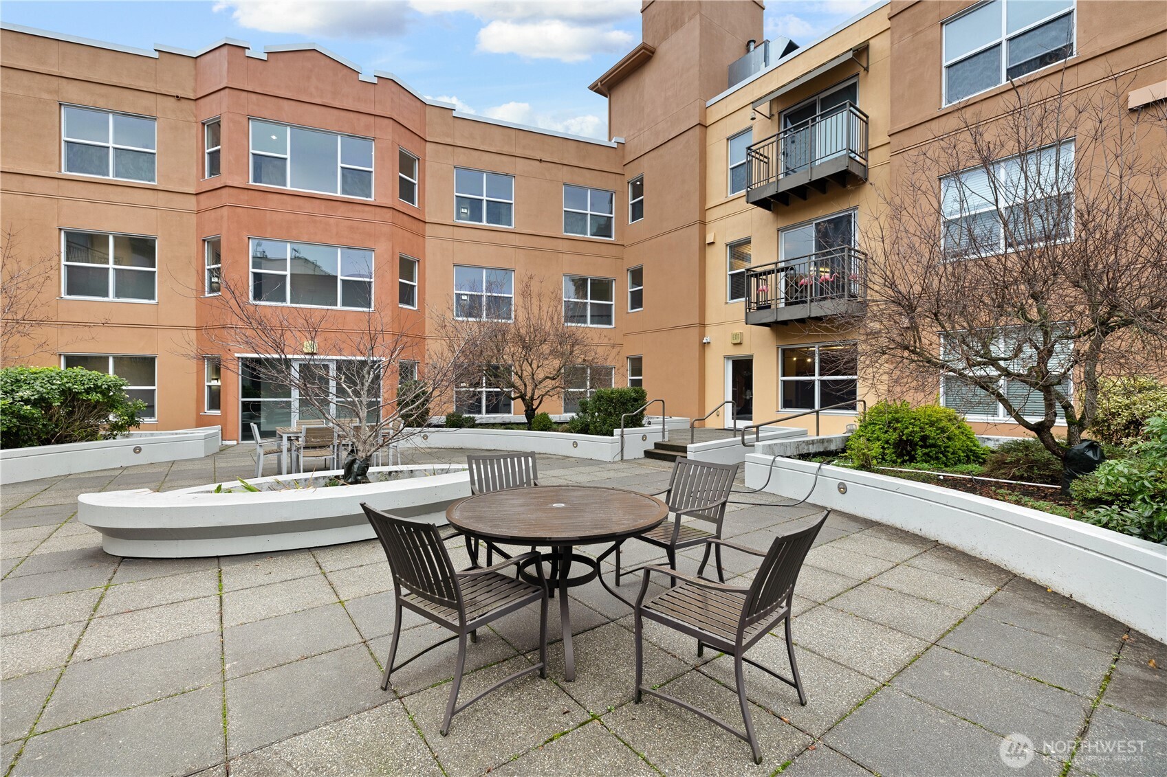 413 Northeast 70th Street, Unit 207 Seattle, WA 98115 - Photo 31 of 39