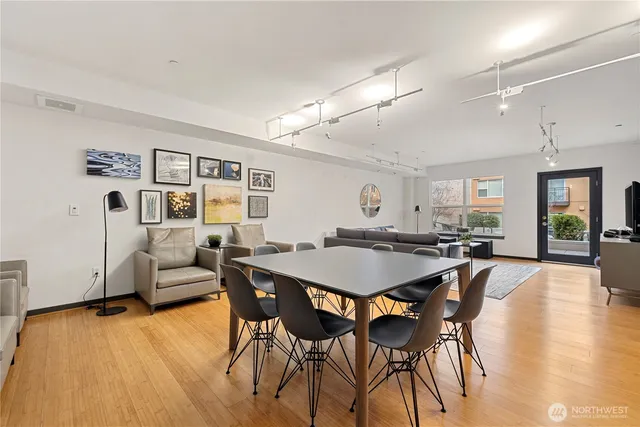 $500,000 | 413 Northeast 70th Street, Unit 207, Seattle, WA 98115