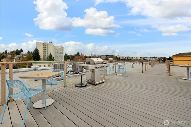 $500,000 | 413 Northeast 70th Street, Unit 207, Seattle, WA 98115