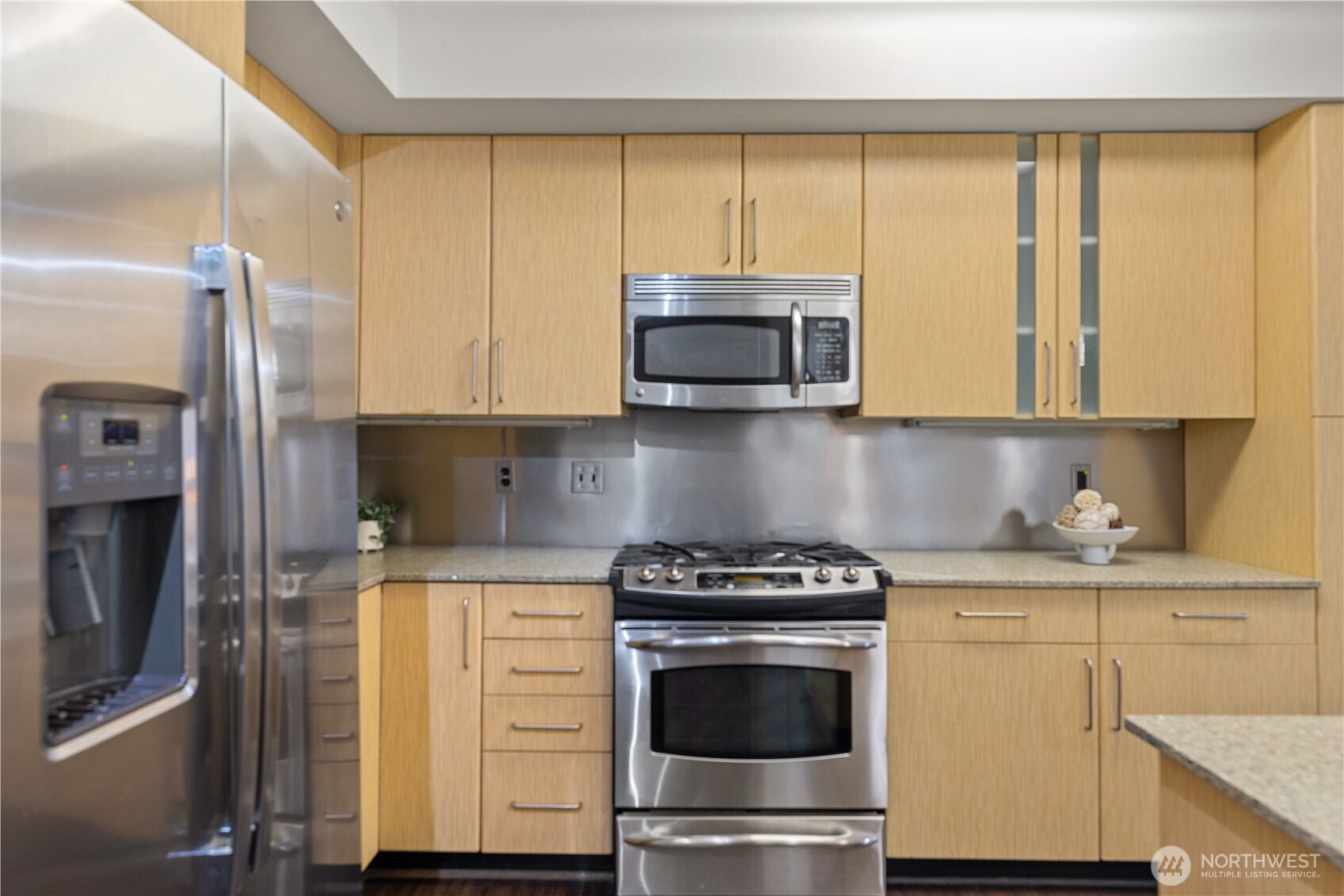 413 Northeast 70th Street, Unit 207 Seattle, WA 98115 - Photo 7 of 39