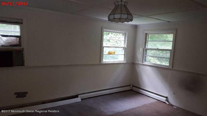 30 Brown Road Morganville, NJ 07751 - Photo 14 of 19 106-000310-20170911-444314241-NONE-Photo