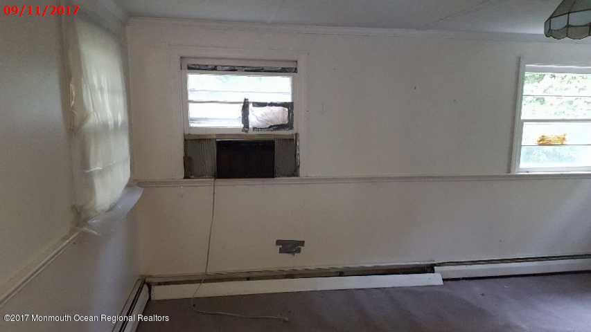 30 Brown Road Morganville, NJ 07751 - Photo 15 of 19 106-000310-20170911-444314242-NONE-Photo
