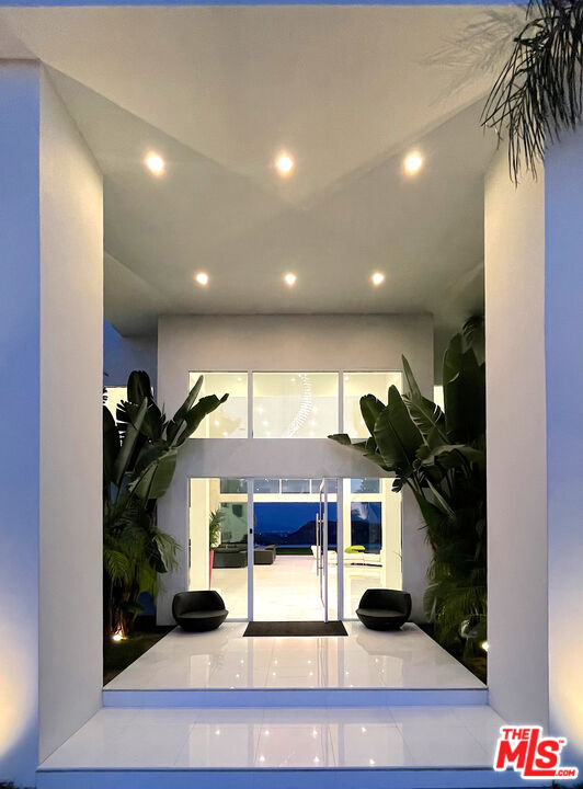 80 Saddlebow Road Bell Canyon, CA 91307 - Photo 21 of 37 a view of entryway with a workspace