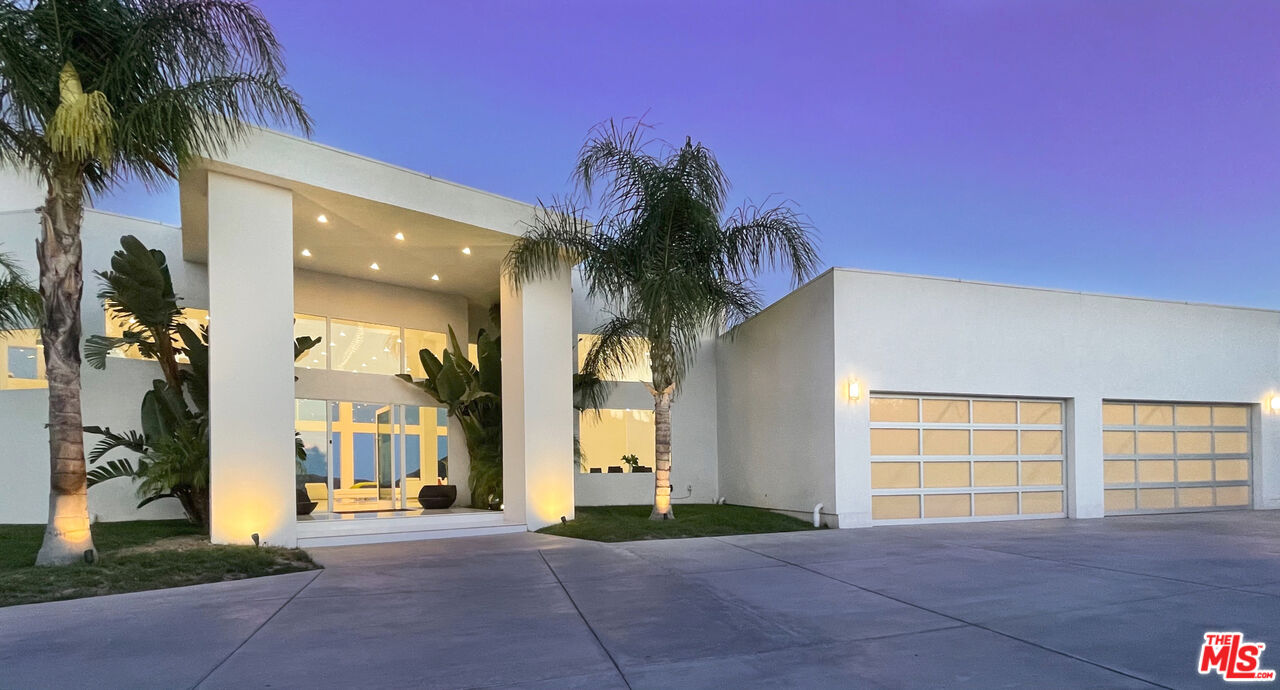 80 Saddlebow Road Bell Canyon, CA 91307 - Photo 4 of 37 a view of a house with a yard