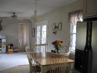 62 West Sub Station Road Temperance, MI 48182 - Photo 11 of 14 Eating Area