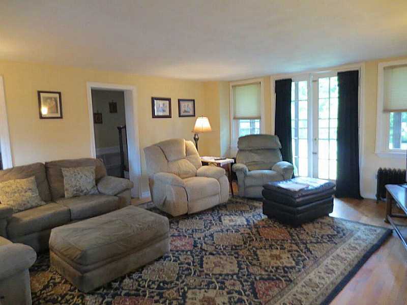 205 Old River Road Lincoln, RI 02865 - Photo 10 of 24 Living Room.