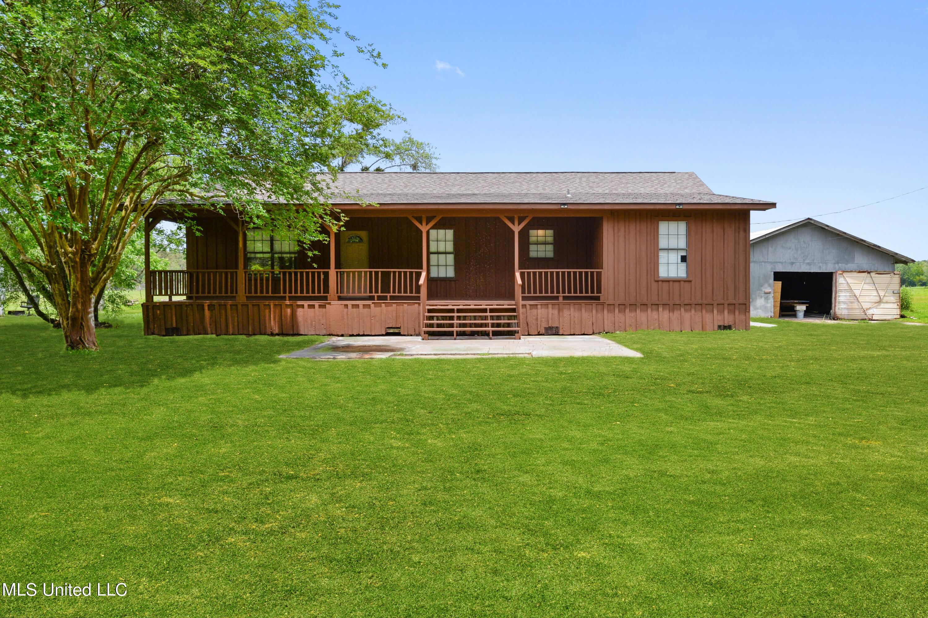 8417 Bayou Cumbest Road Moss Point, MS 39562 - Photo 1 of 23 001 (4)