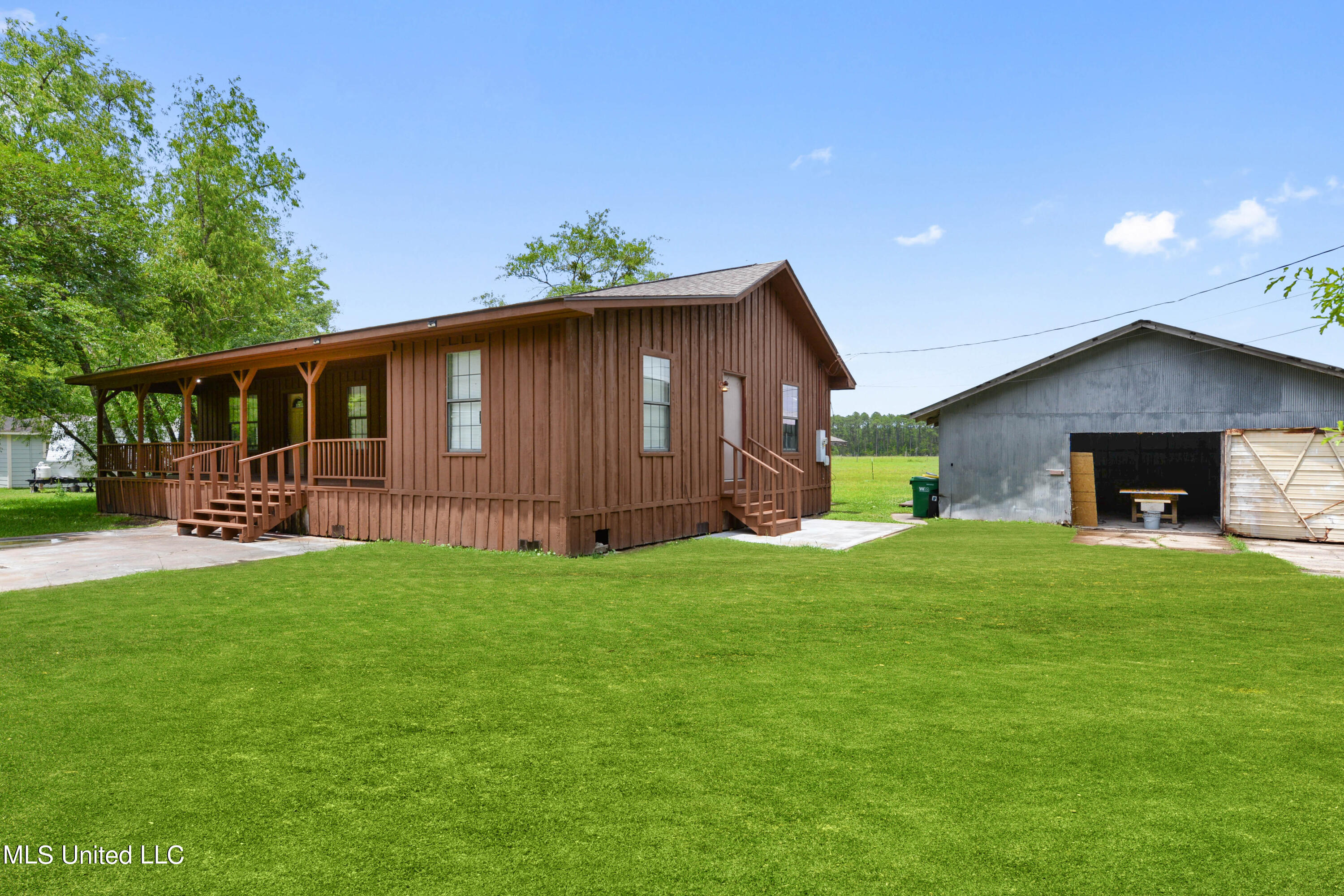 8417 Bayou Cumbest Road Moss Point, MS 39562 - Photo 2 of 23 002 (6)