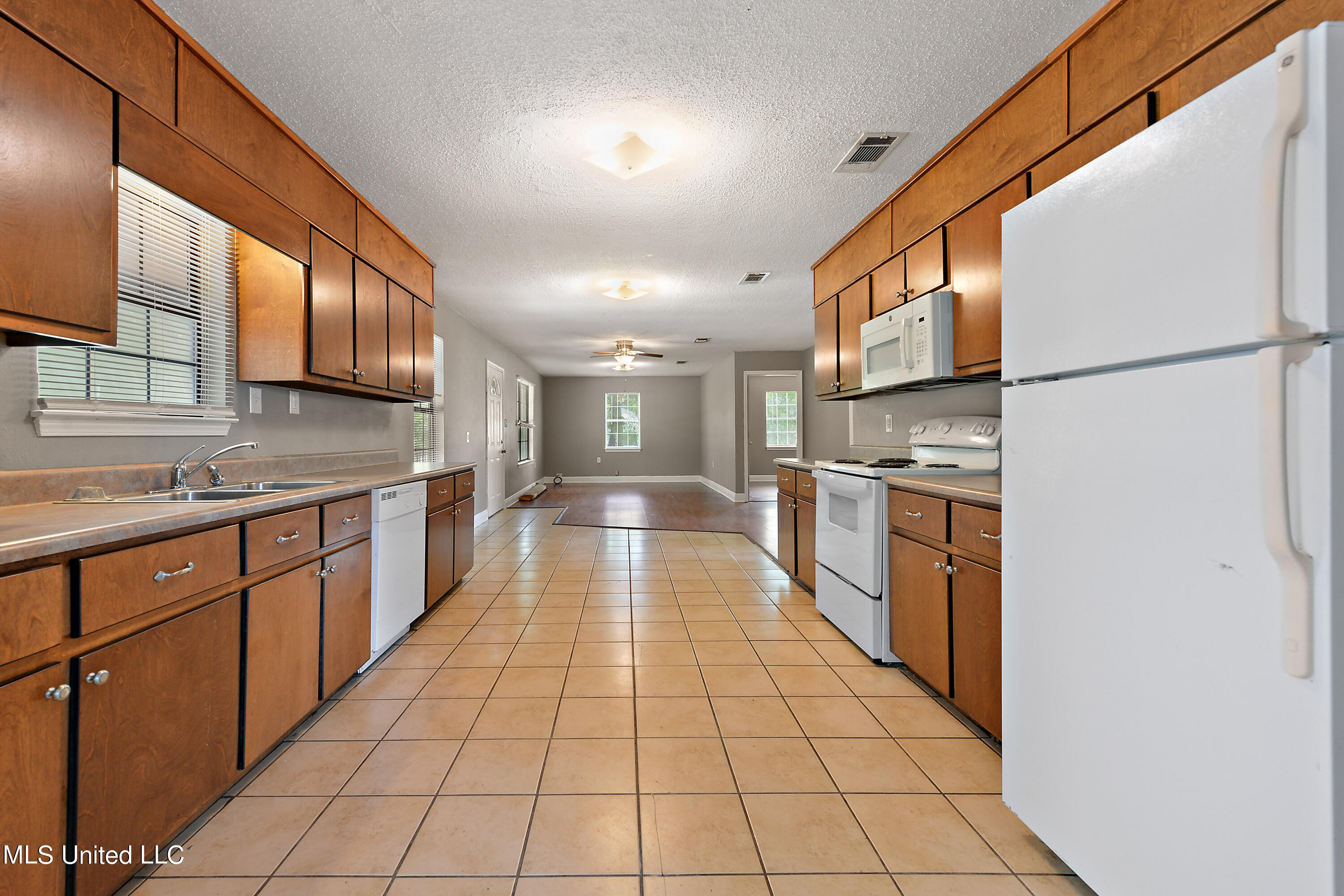 8417 Bayou Cumbest Road Moss Point, MS 39562 - Photo 10 of 23 010 (3)