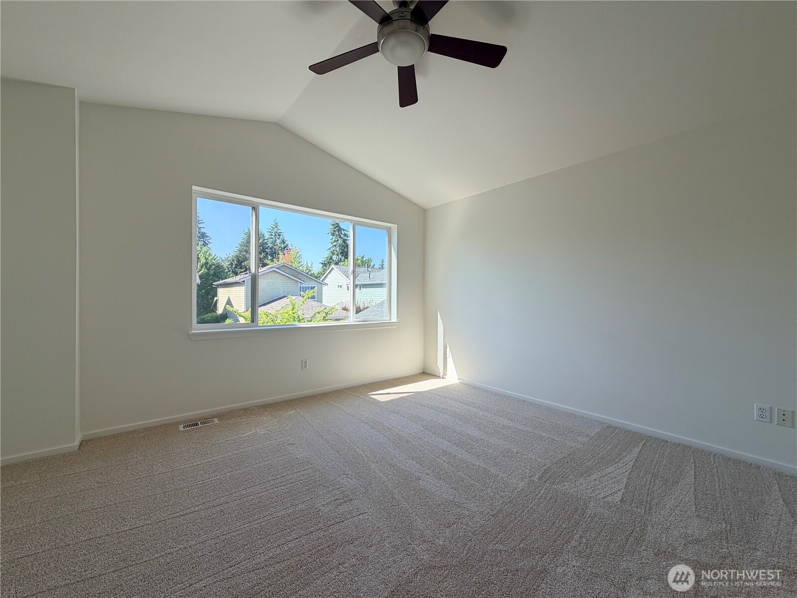 4611 Northeast 5th Place Renton, WA 98059 - Photo 18 of 37 Gallery Image 18