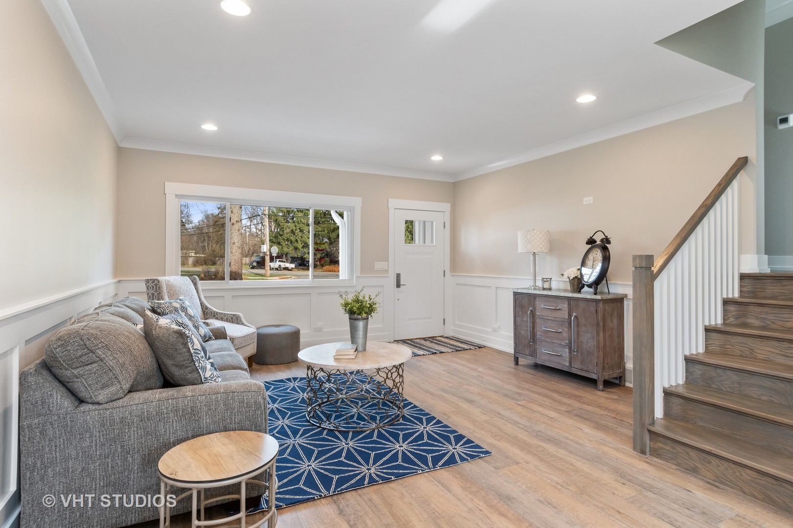 730 East Hillside Road Naperville, IL 60540 - Photo 2 of 20