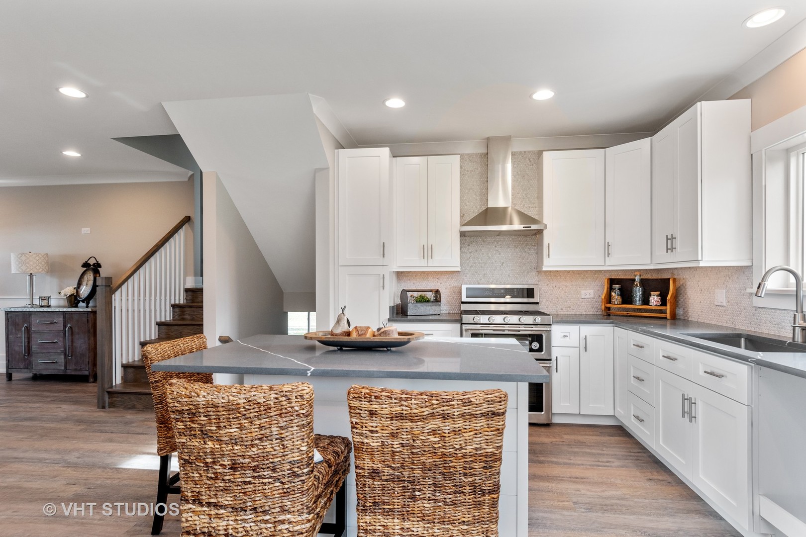 730 East Hillside Road Naperville, IL 60540 - Photo 4 of 20