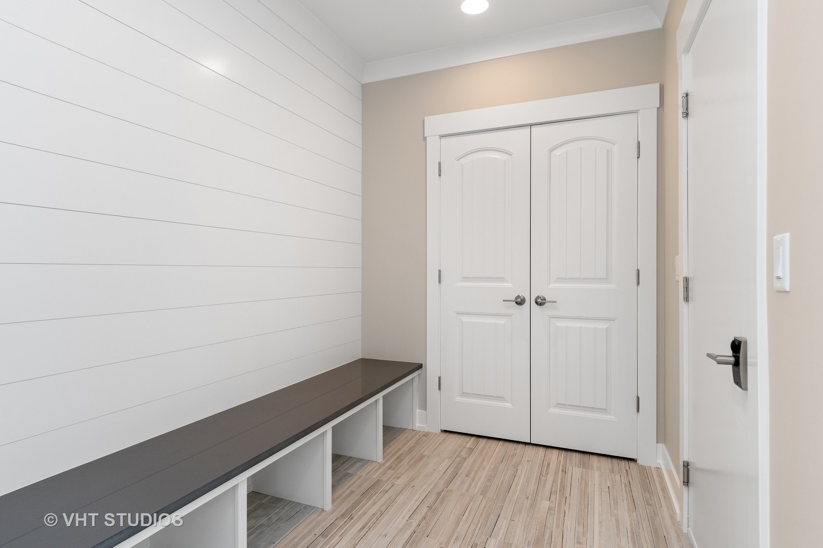 730 East Hillside Road Naperville, IL 60540 - Photo 9 of 20