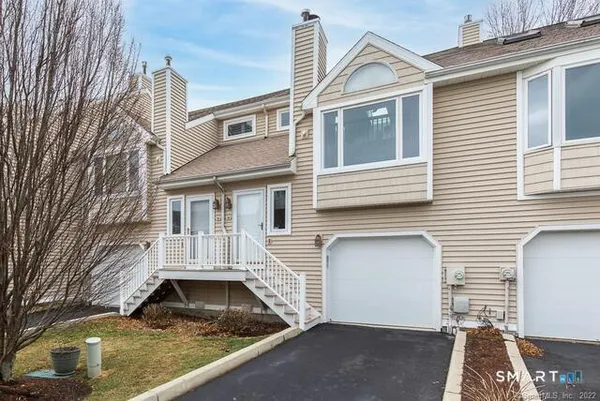 $550,000 | 76 Sandpiper Crescent, Milford, CT 06460