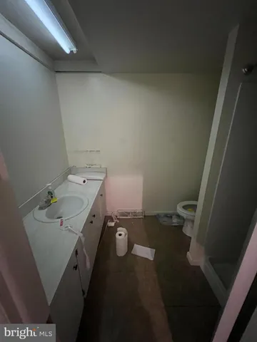 a view of a backyard of the house