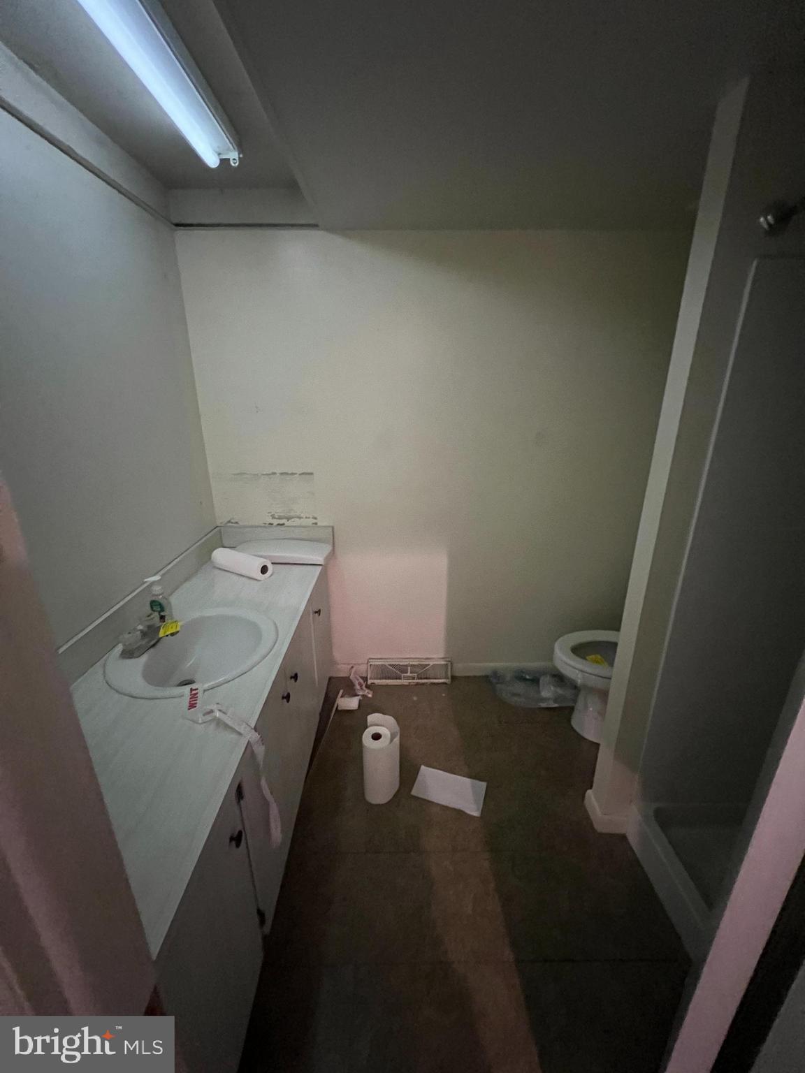 169 Marlyn Lane Dublin, PA 18917 - Photo 20 of 23 a utility room with dryer and washer
