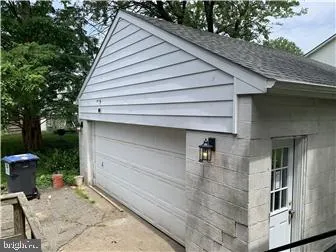 $2,700 | 905 Rodman Road, Bellefonte, DE 19809