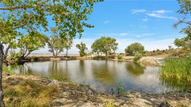 $389,900 | 38450 Highway 18, Lucerne Valley, CA 92356