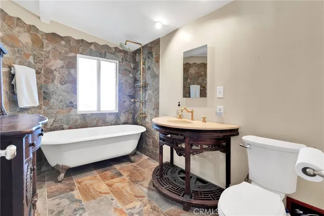 $389,900 | 38450 Highway 18, Lucerne Valley, CA 92356