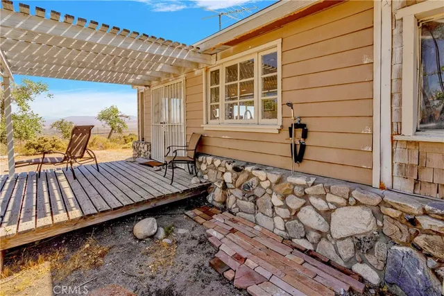 $389,900 | 38450 Highway 18, Lucerne Valley, CA 92356