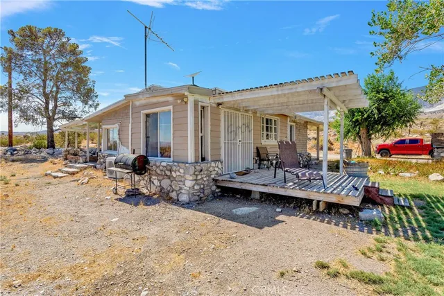 $389,900 | 38450 Highway 18, Lucerne Valley, CA 92356