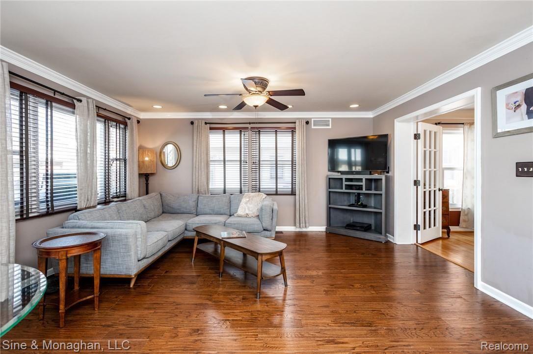 1242 Hampton Road Grosse Pointe, MI 48236 - Photo 16 of 50 1242 Hampton Small013.jpg