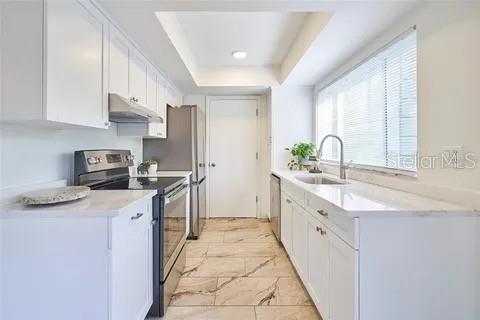 11713 Raintree Drive Tampa, FL 33617 - Photo 5 of 20