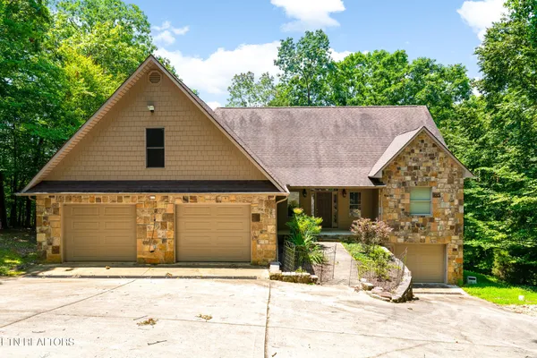$975,000 | 134 Holly Lane, Kingston, TN 37763