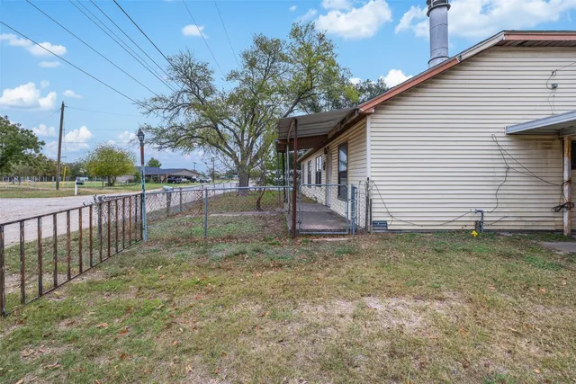 $189,500 | 148 East Boundary Street, Giddings, TX 78942