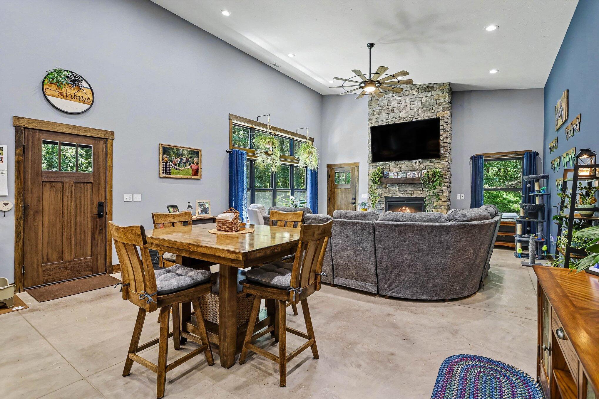 86960 County Road 681 Decatur, MI 49045 - Photo 7 of 47 DINING AREA
