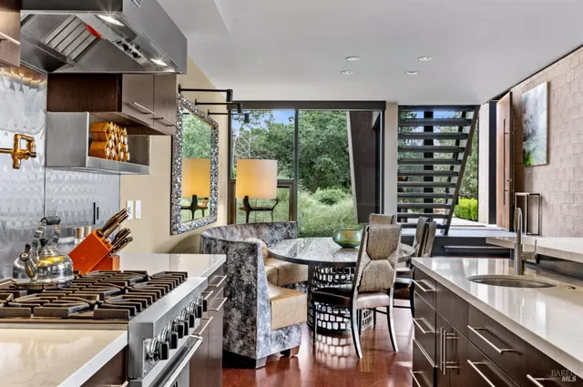 $10,800,000 | 860 Meadowood Lane, St. Helena, CA 94574