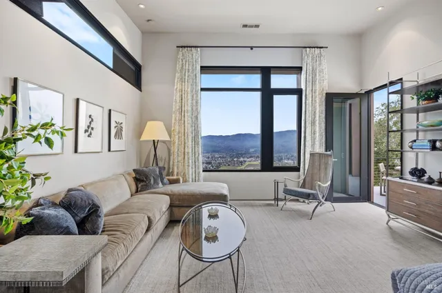 $10,800,000 | 860 Meadowood Lane, St. Helena, CA 94574