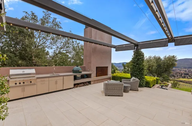 $10,800,000 | 860 Meadowood Lane, St. Helena, CA 94574