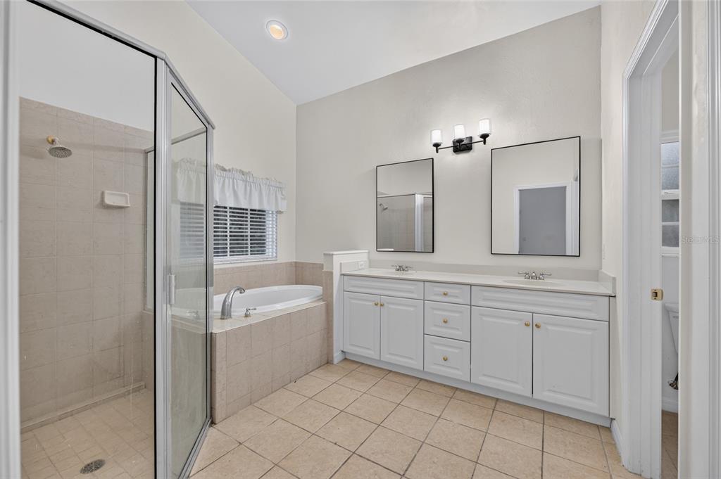 914 Southwest 83rd Terrace Gainesville, FL 32607 - Photo 29 of 42