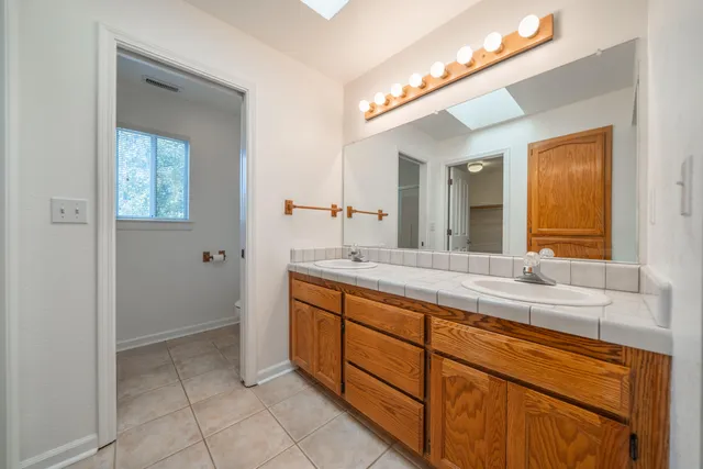 $425,000 | 2166 Wicklow Street, Redding, CA 96001