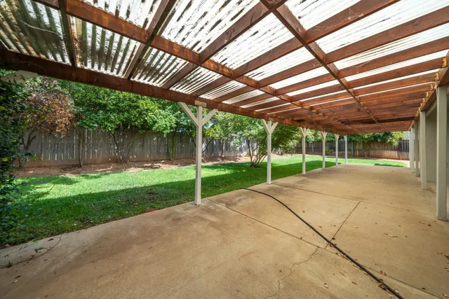 $425,000 | 2166 Wicklow Street, Redding, CA 96001