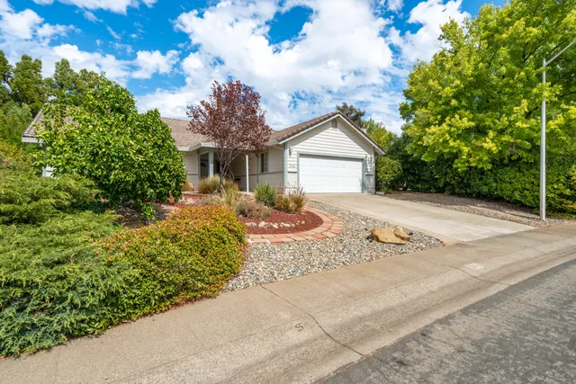 $425,000 | 2166 Wicklow Street, Redding, CA 96001
