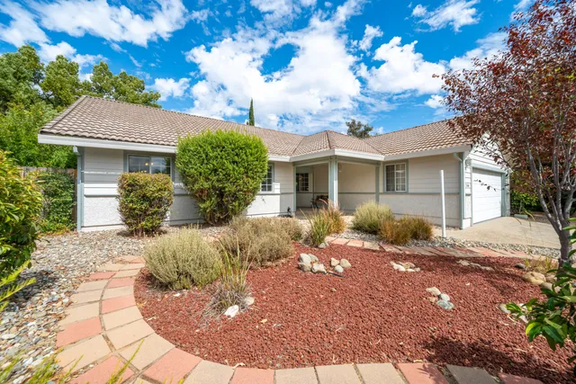 $425,000 | 2166 Wicklow Street, Redding, CA 96001