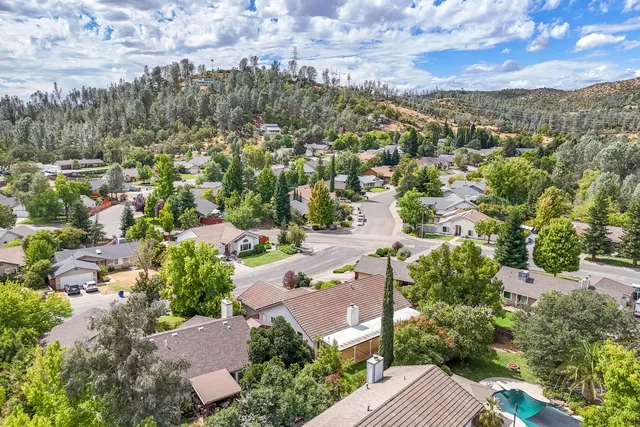 $425,000 | 2166 Wicklow Street, Redding, CA 96001