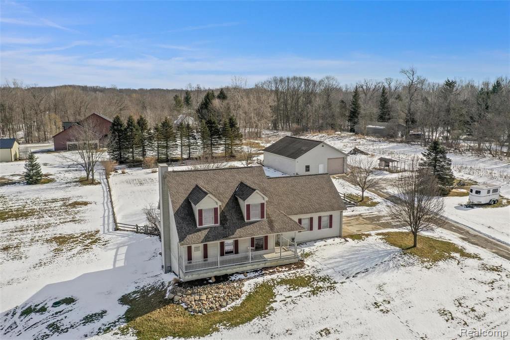 2085 South Hadley Road Ortonville, MI 48462 - Photo 3 of 35