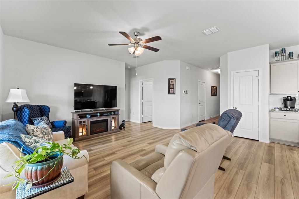 10805 Peperak Court Waco, TX 76708 - Photo 10 of 32