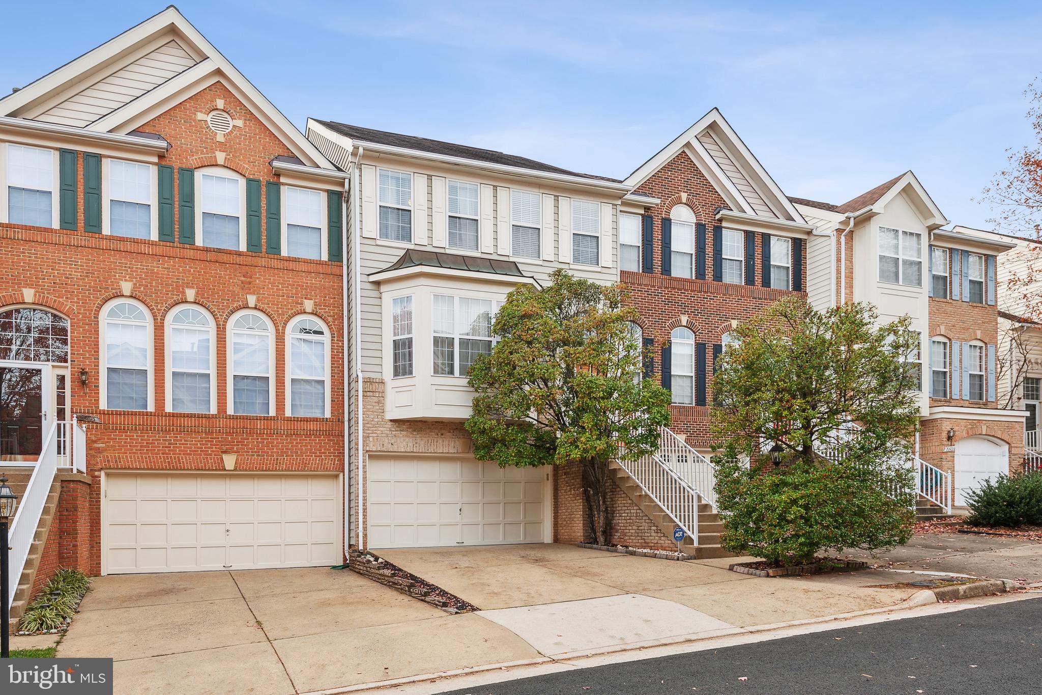 20613 Glenmere Square Sterling, VA 20165 - Photo 3 of 51