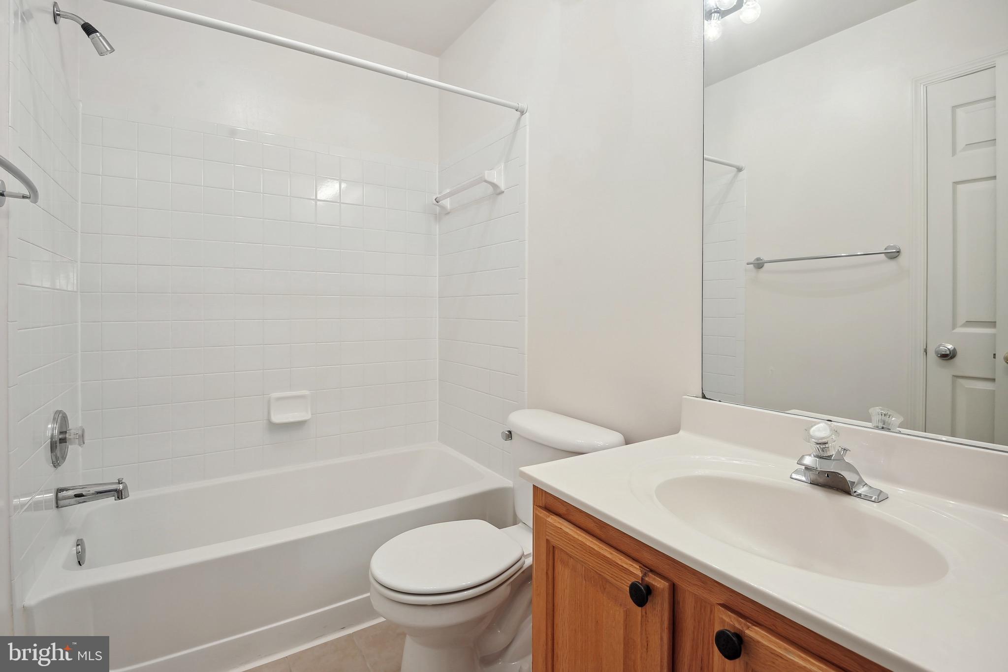 20613 Glenmere Square Sterling, VA 20165 - Photo 32 of 51